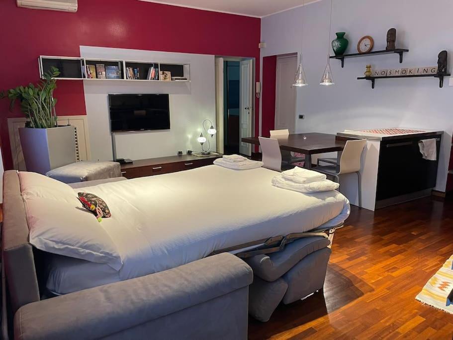 Apartmán Cozy Flat Mins Walk To Navigli And Metro Porta Genova Milán Exteriér fotografie